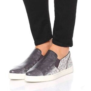 Vince Paeyre Pointed Toe Slip-On Leather Sneaker flats womens 8 US 38 EU